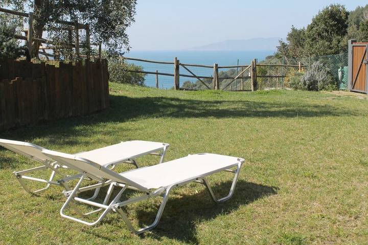 Ferienhaus für 6 Personen, mit Balkon und Terrasse sowie Garten und Ausblick in Monte Argentario