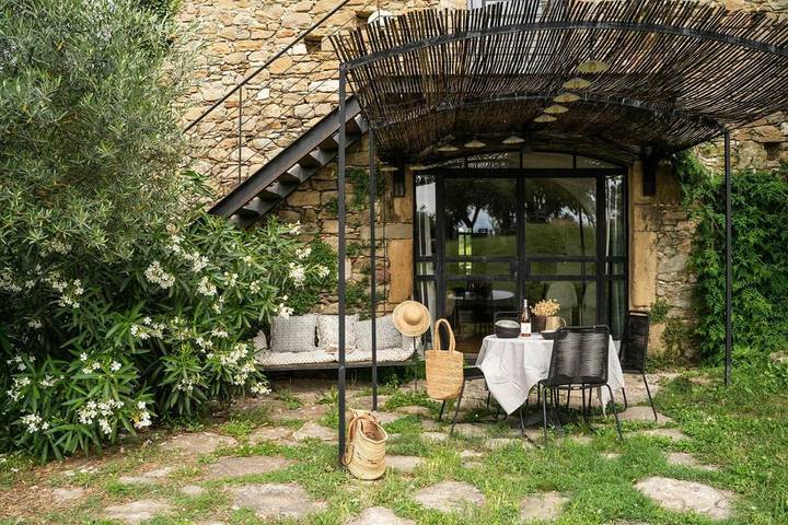 Location de vacances pour 4 personnes, avec piscine et terrasse à Puy-Saint-Martin