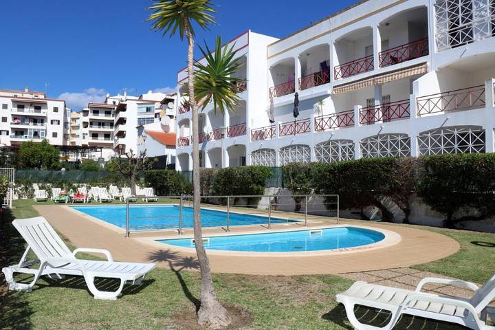 Vivendas de férias para 4 pessoas, com Varanda e Jardim e ainda Piscina infantil and Piscina em Quarteira