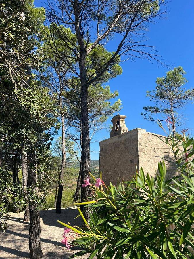 Location de vacances pour 10 personnes, avec piscine ainsi que jardin et vue à Murs - 2