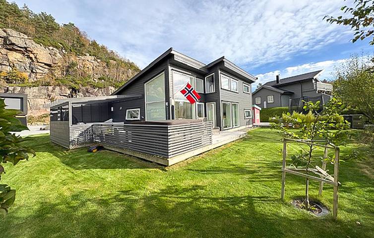 Feriehus for 7 personer, med hage og terrasse - 1