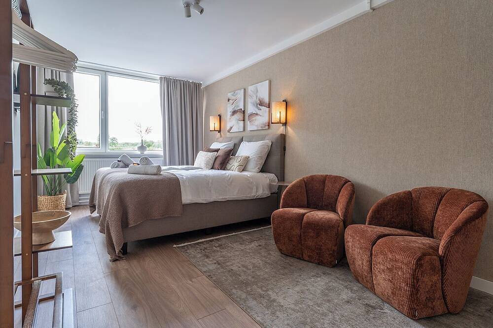 Geheel appartement, Ontworpen met studenten in gedachten — betaalbaar, comfortabel en dicht bij de campus. Kook in de gedeelde keuken, doe de was ter plaatse en geniet van een rustige studeeromgeving. in Tilburg, Noord-Brabant