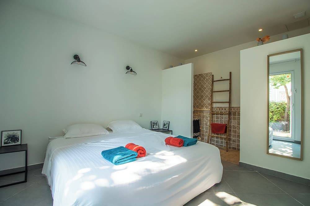 Villa moderne, bord de mer - 300 m de la plage. in Sète, Côte méditerranéenne (France)