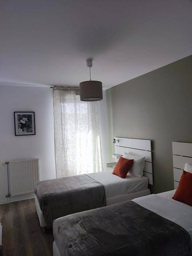 Appartement entier, 2 Appartements au Centre d'Evry proches de Paris in Évry-Courcouronnes, Essonne