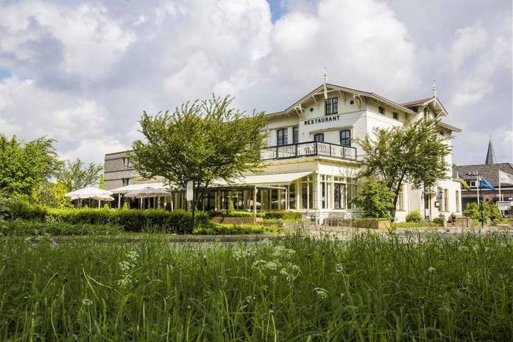Hotel voor 12 personen, with Balkon and Terras as well as Tuin and Uitzicht in Ruurlo