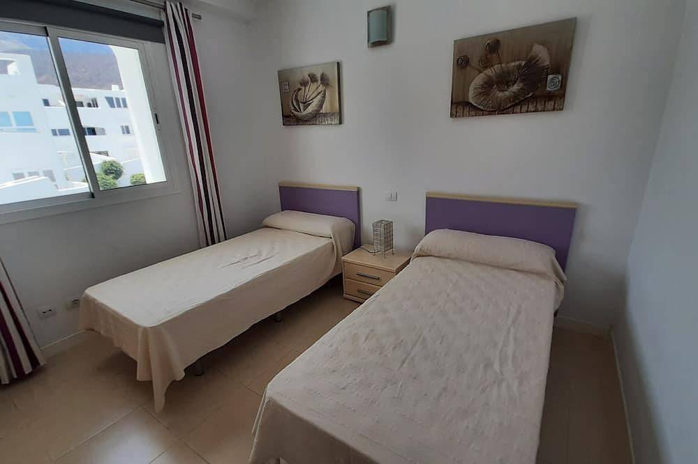 Entire apartment, 2Br Home - 3 min to Agaete Beach - Pool in Playa de las Nieves, Agaete