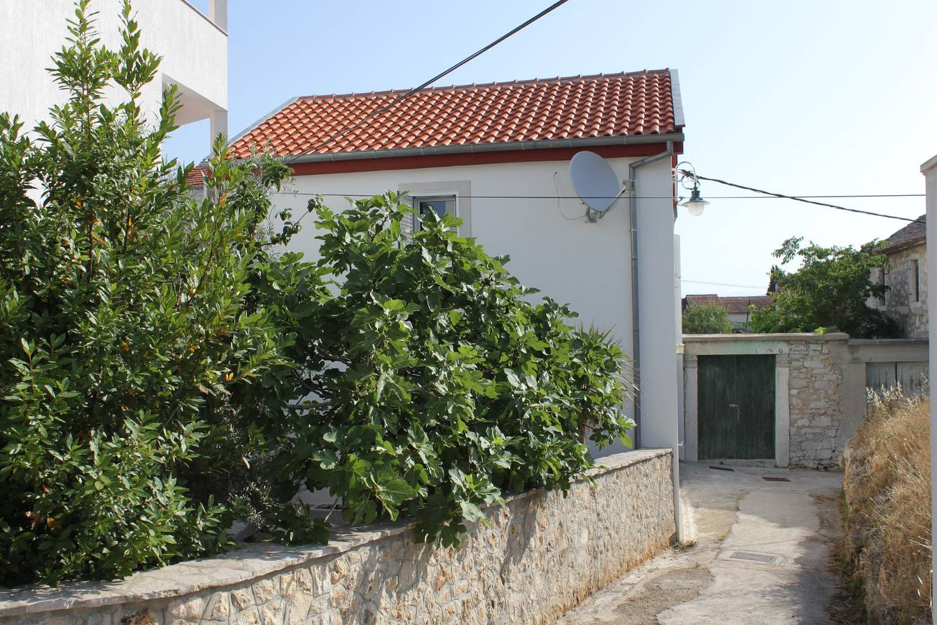 Four-bedroom house with terrace and sea view Kukljica, Ugljan K-8251 in Kukljica, Insel Ugljan