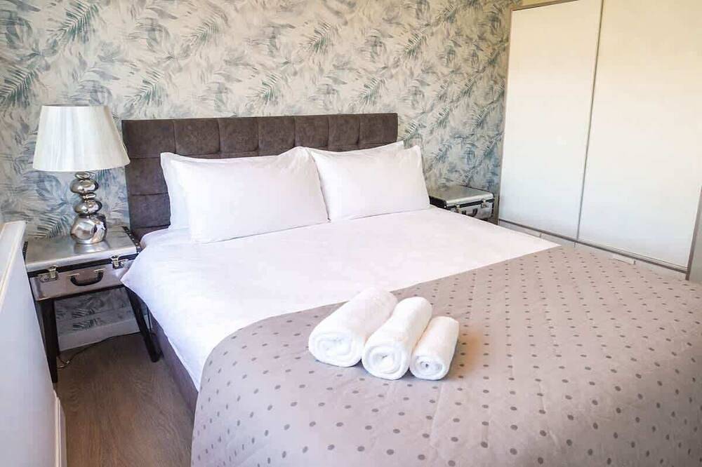 Ganze Wohnung, Sandbanks Apt | Sleeps 8 | Beach | Contractors in Sandbanks, Poole Harbour