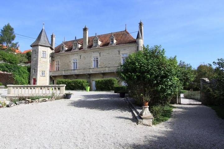Chambre d’hôte pour 2 personnes, avec Terrasse ainsi que Jardin et Piscine à Fulvy