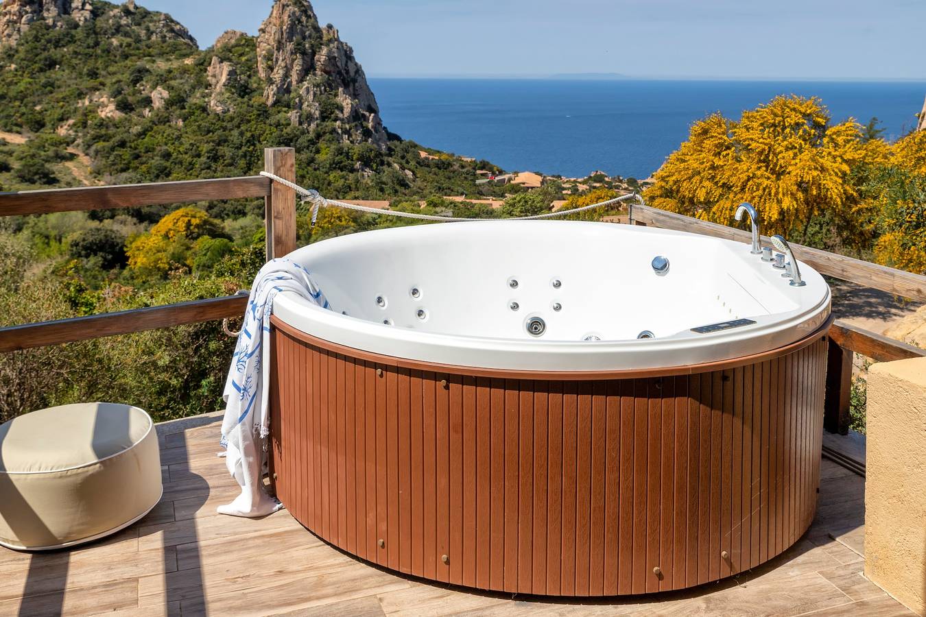 Villa „Aloe“ mit Berg- und Meerblick, Wlan, Klimaanlage, Whirlpool in Costa Paradiso, Trinità d'Agultu e Vignola und Umgebung