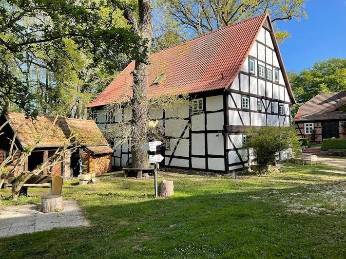 Villa für 13 Personen, mit Ausblick und Garten sowie Sauna in Brandenburg - 2