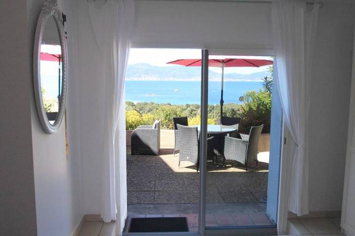 Chambre d’hôte pour 2 personnes, avec Terrasse ainsi que Jardin et Vue à Pietrosella
