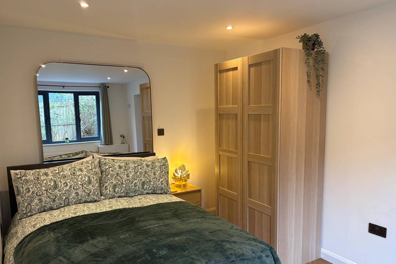 Apartamento vacacional entero, Luxury Studio Apartment- Sleeps 2 -Patio- Parking in Brístol, Sudoeste de Inglaterra