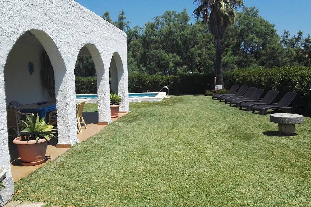 White washed villa with pool nr the beach at Pto Pollença in Port de Pollença, Pollença