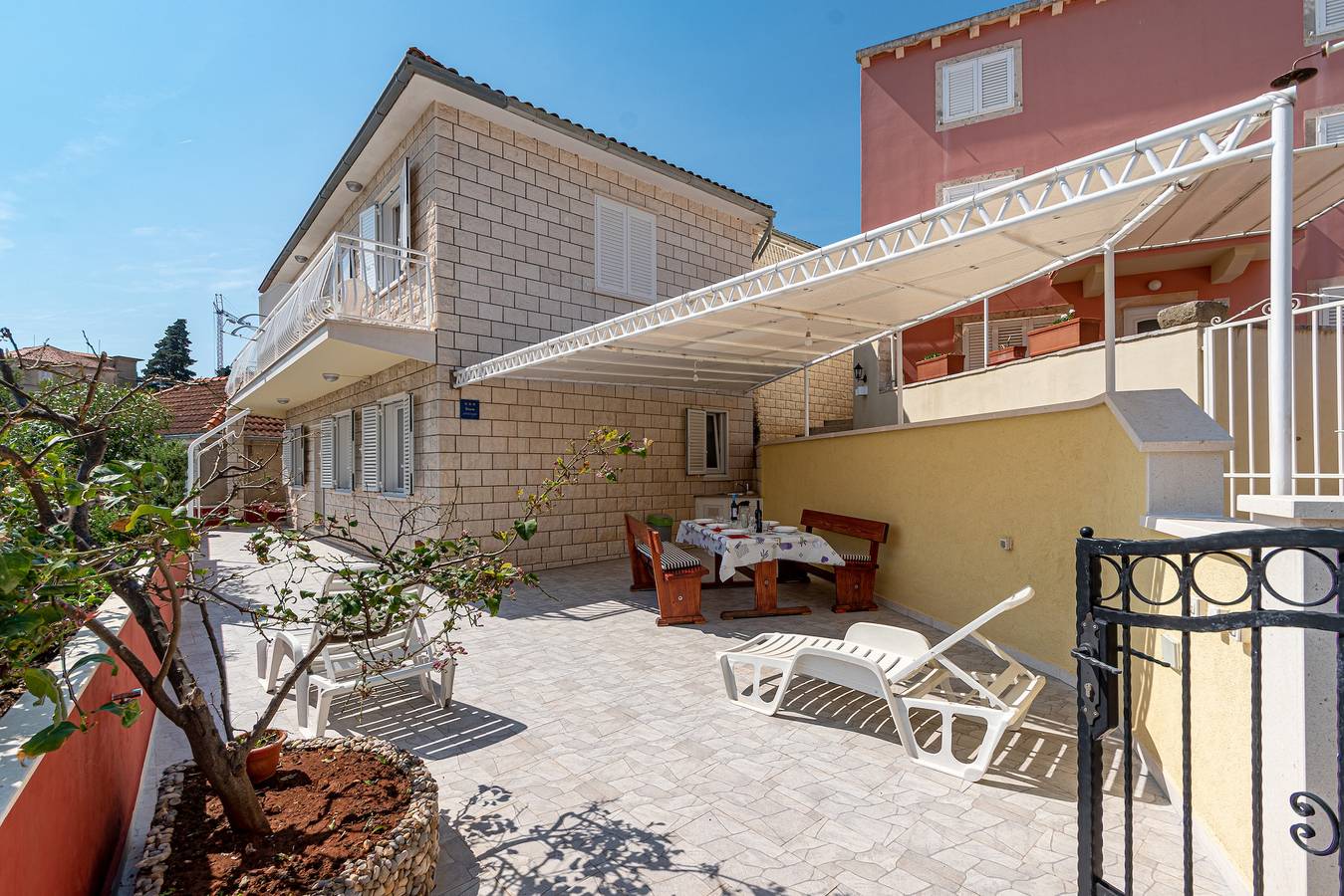 Entire apartment, Two bedroom apartment with terrace and sea view Korčula A-10051-a in Korčula (Dalmatia), Korcula