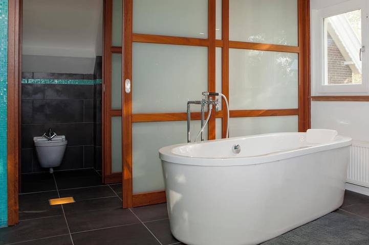 B&B in der Nähe von Amsterdam mit Jacuzzi, Poolbillard und Frühstück in Abcoude, Groene Hart