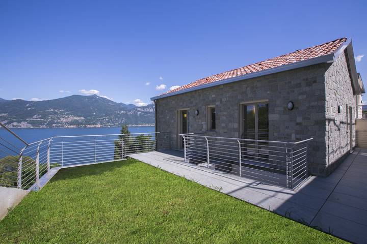 Penthouse pour 10 personnes, avec terrasse ainsi que piscine et vue sur le lac, adapté aux familles dans Menaggio - 2