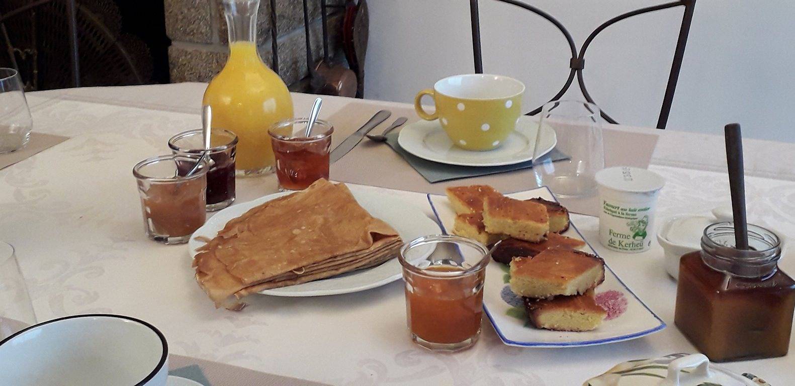 À l'Ombre des Pommiers - Chambre Côté Nature in Ergué-Gabéric, Région de Quimper