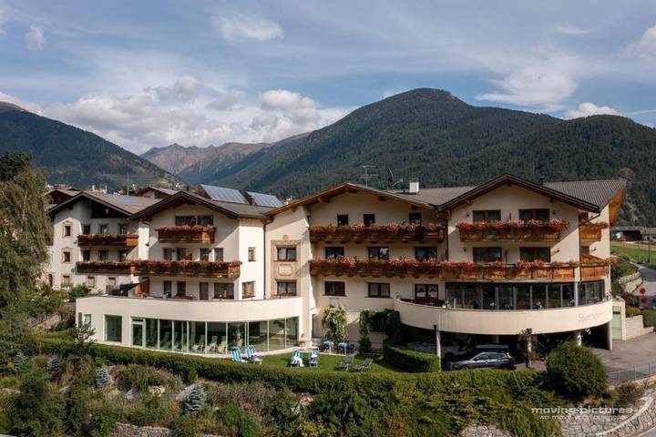 Hotel voor 3 personen, with sauna and uitzicht as well as zwembad and tuin, met huisdier in Mals