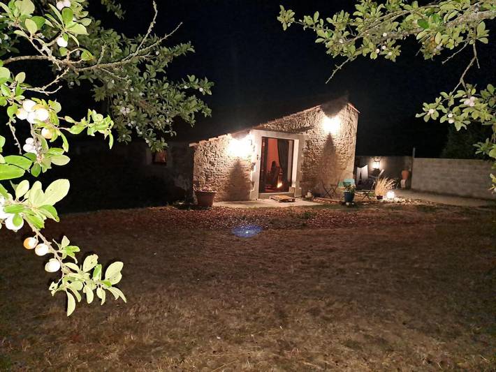 Location de vacances pour 2 personnes, avec Terrasse et Jardin à Saint-Jean-de-Beugné