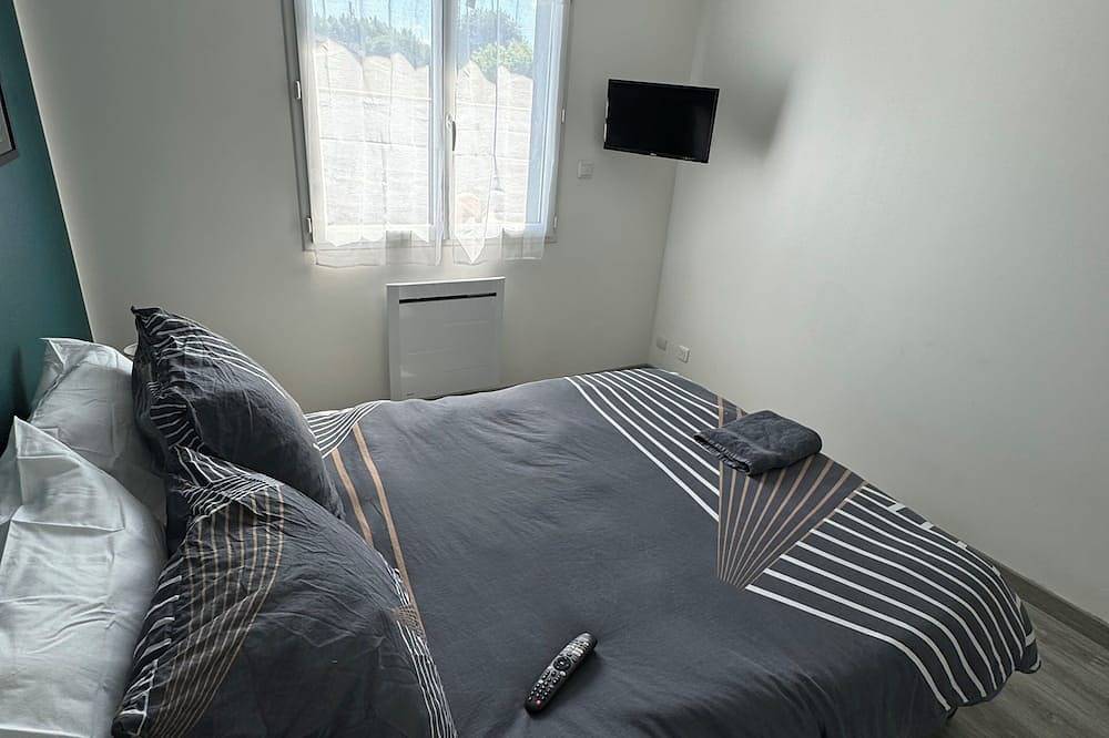 The house on avenue du cap ferret in Saint-Jean-d'Illac, Bordeaux region