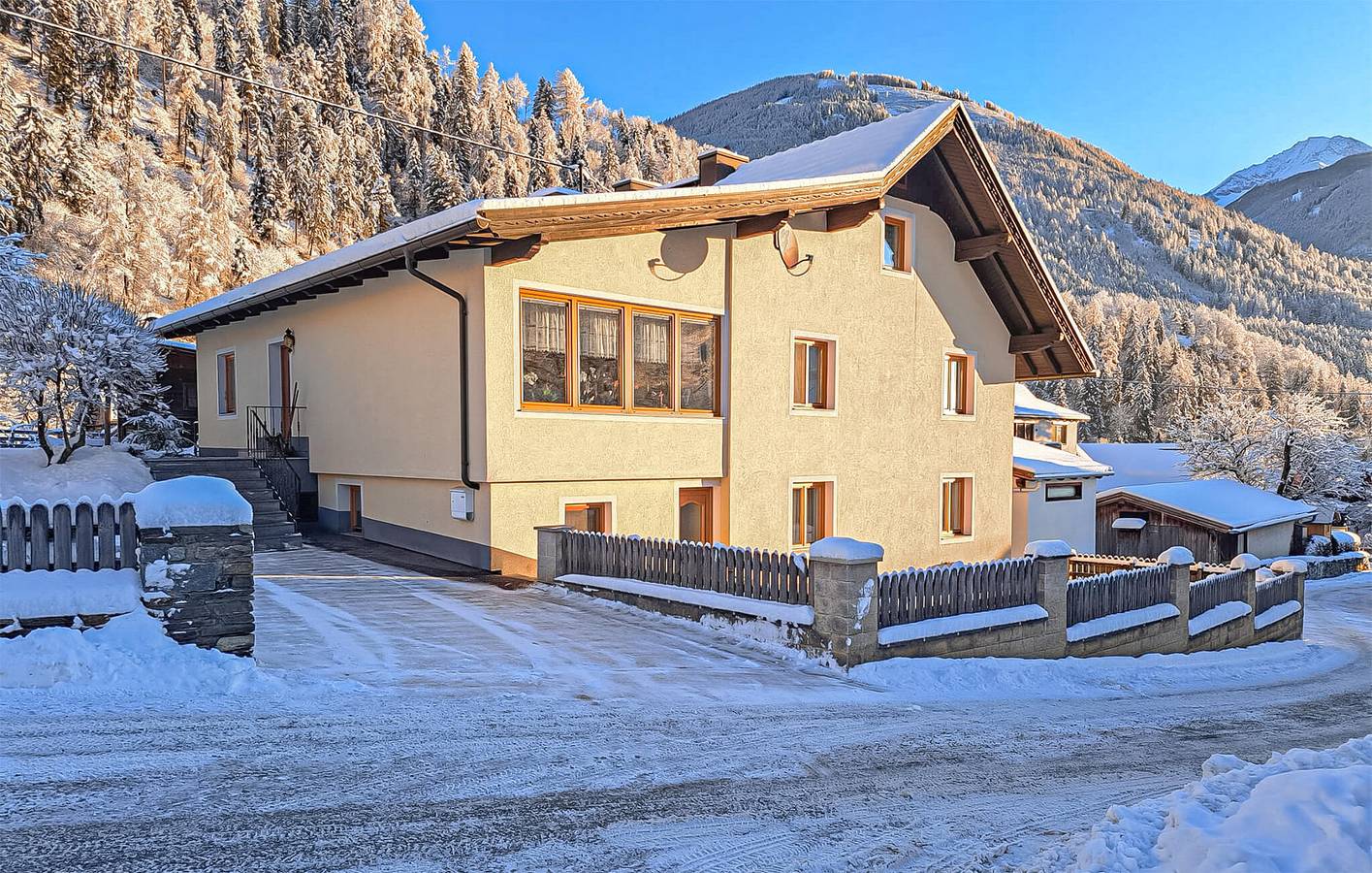 Ganze Ferienwohnung, Apartment mit Bergblick und moderner Ausstattung in Obervellach in Obervellach, Bezirk Spittal an der Drau