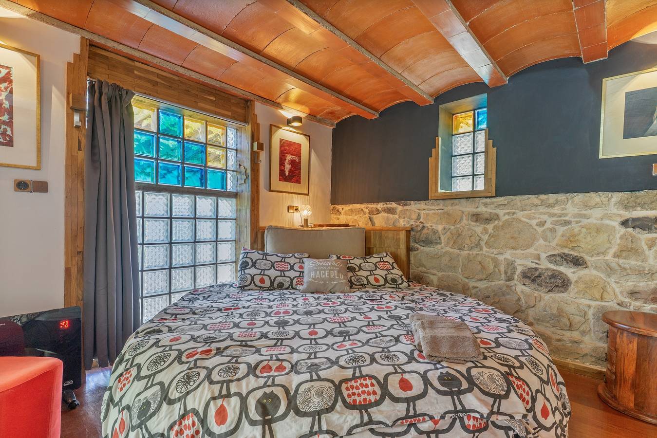 Apartamento entero, Apartamento 'Zentralclub Electra Generador' con vistas a la montaña, balcón y Wi-Fi in Belmonte de Miranda, Cordillera Cantábrica