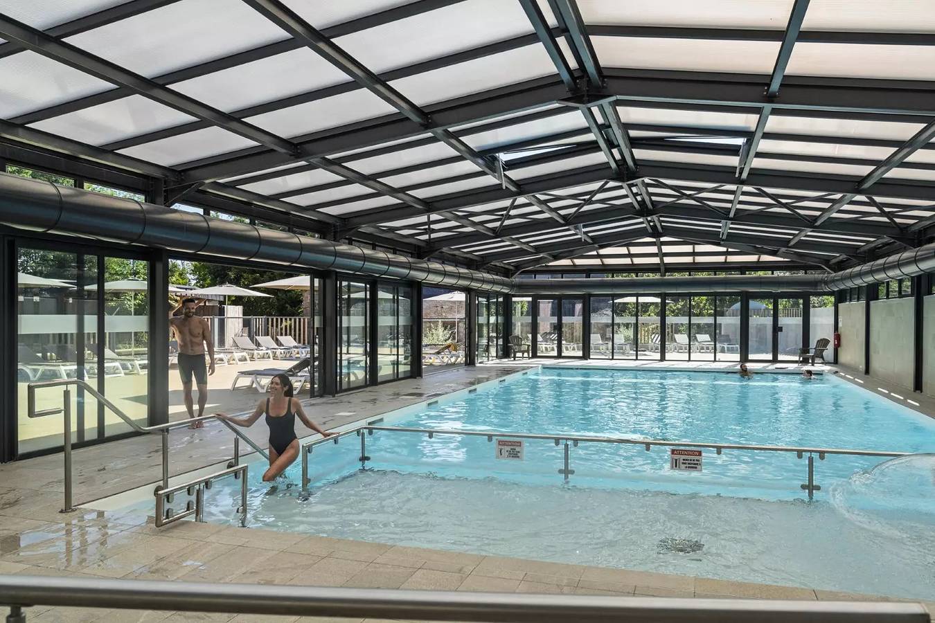 Mobil-home Confort 3 Pièces 4 Personnes Climatisé + Tv in Perros-Guirec, Côte de Granit Rose