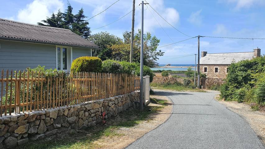 Location de vacances pour 6 personnes, avec terrasse et jardin à Plougrescant - 3