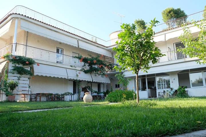 Appart’hôtel pour 2 personnes, avec Balcon et Terrasse ainsi que Jardin et Vue