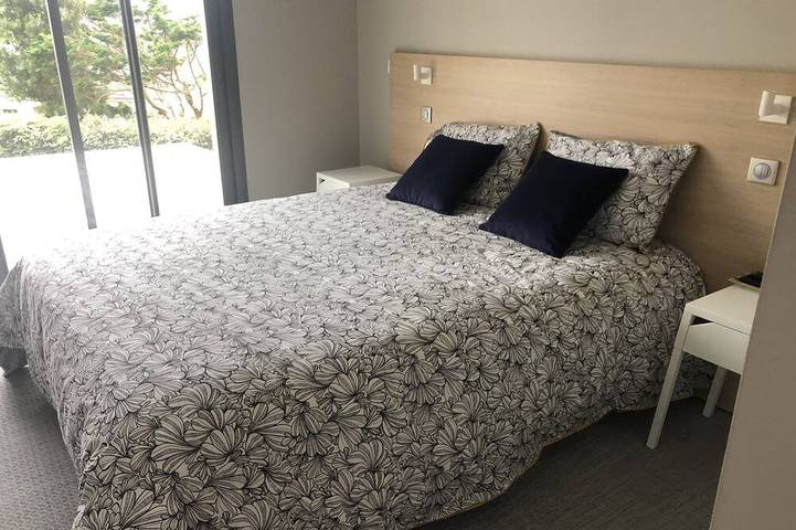 Location de vacances pour 8 personnes, avec jardin et terrasse à Plonévez-Porzay - 3