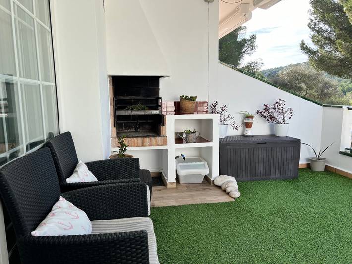 Appartement entier, Appartement "Enzo" récemment rénové avec Wi-Fi, terrasse et piscine in Son Parc, Es Mercadal