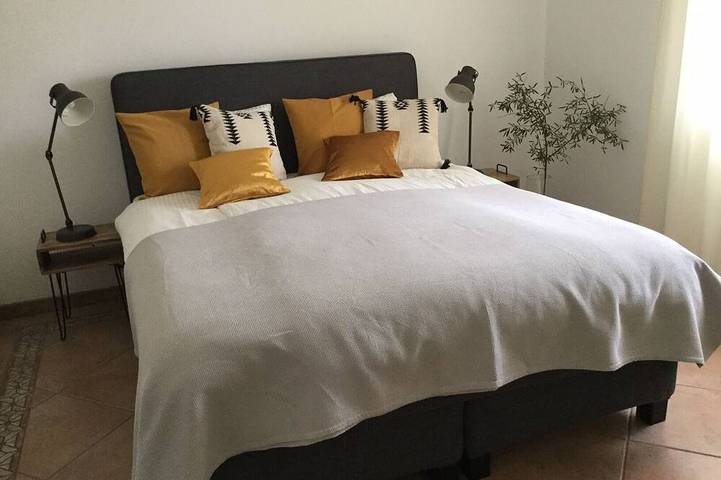 Location de vacances pour 6 personnes, avec jardin dans Estoi - 2