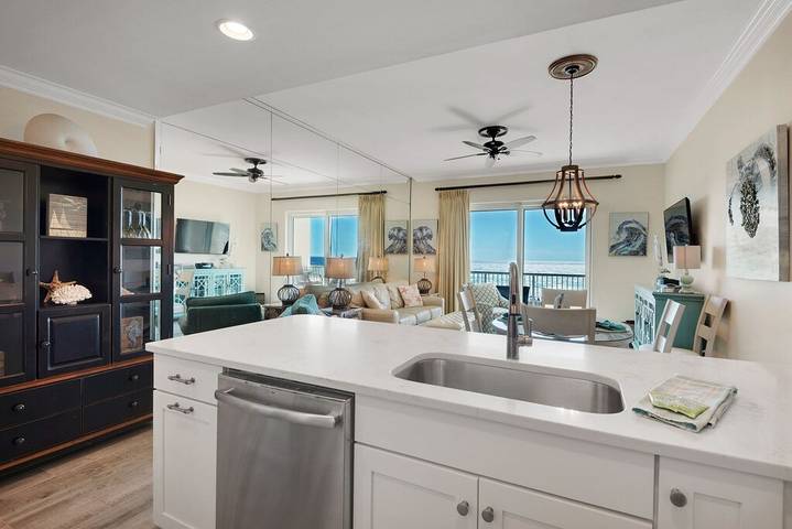 Vacation rental for 9 people, with hot tub and balcony in Miramar Beach