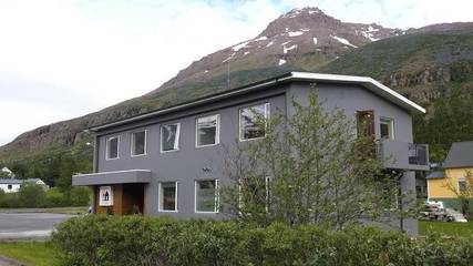 Maison d’hôte pour 3 personnes, avec jardin et vue dans Seyðisfjörður