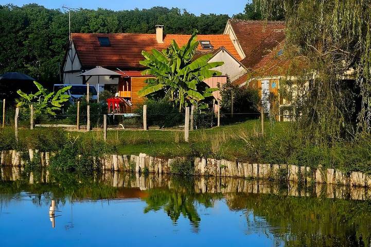 Location de vacances pour 30 personnes, avec jardin à Saint-Privé