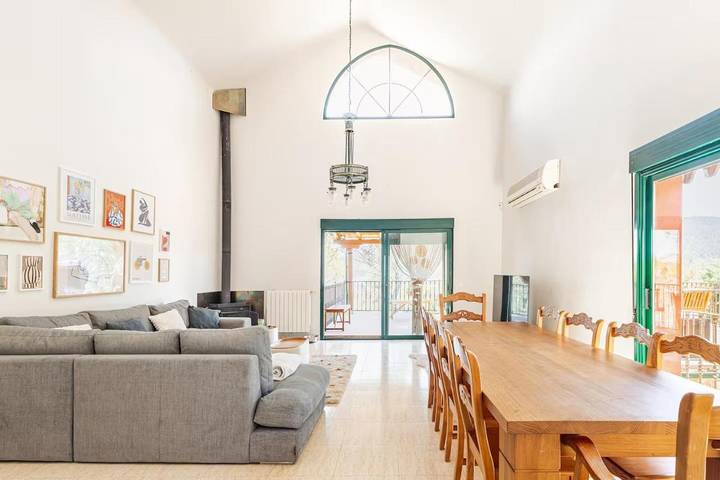 Casa rural para 17 personas, con vistas y jardín además de piscina y vistas al lago en Provincia de Guadalajara - 2