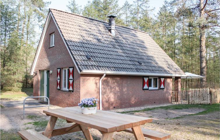 Vakantiehuis voor 6 personen, with Terras and Whirlpool as well as Tuin in Ommen