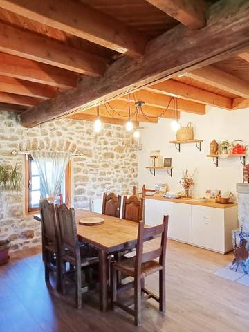 Glamping voor 9 Personen in Saint-Anthème, Centraal Massief, Afbeelding 4