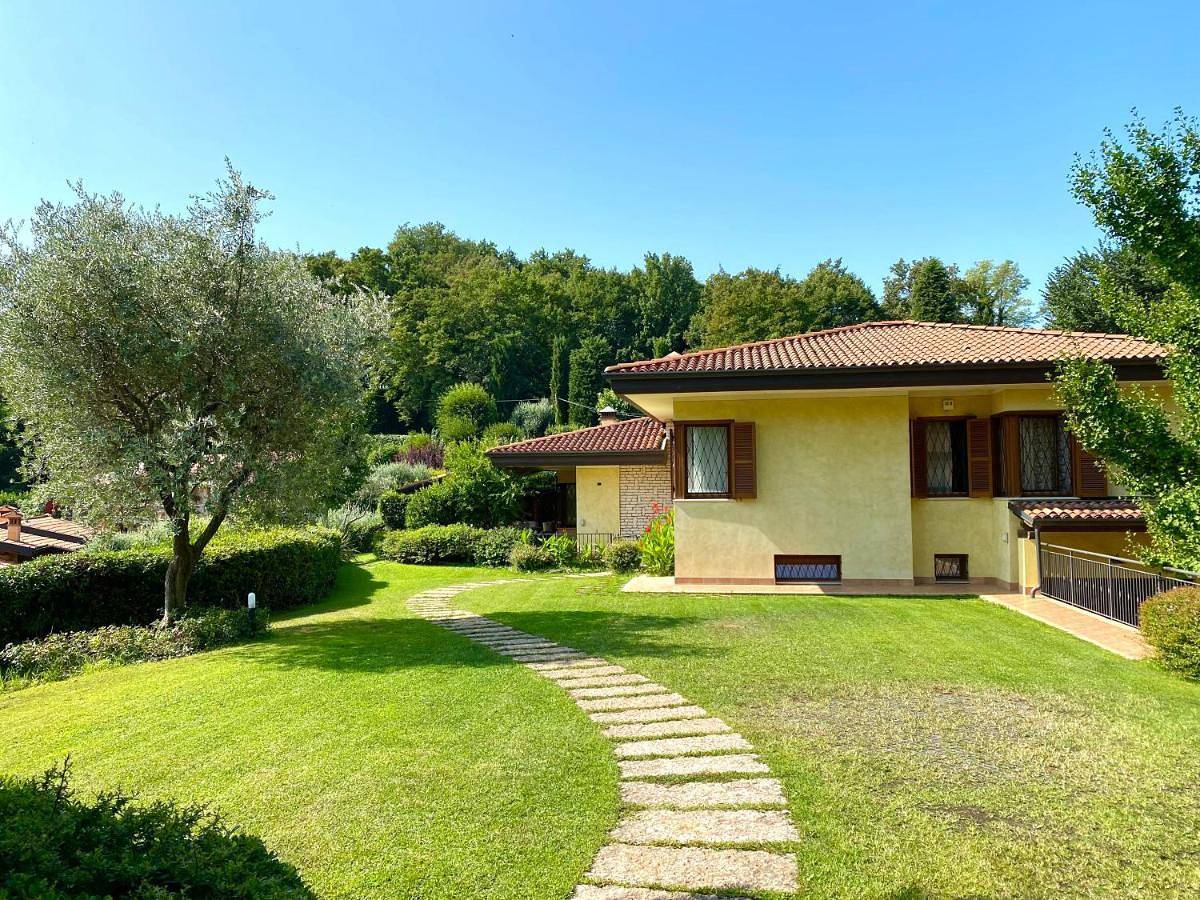 Villa Tullia in Padenghe sul Garda, Prealpi Gardesane