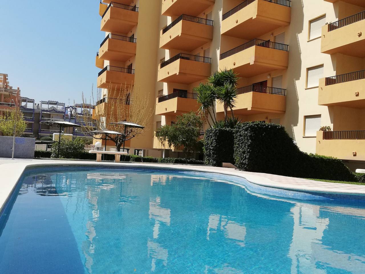 Appartement entier, Appartement familial, terrasse et espace piscine à 80m de la plage in Playa Xeraco, Xeraco