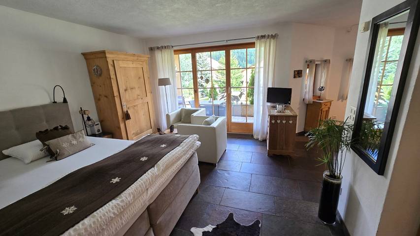 Ferienwohnung für 2 Personen, mit Terrasse und Garten in Zuoz