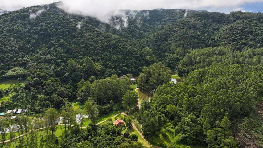 Pousadas para 2 pessoas, com terraço e vista e ainda jardim and vista para o lago em Jundiaí