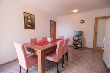 Appartamento per 4 Persone in Cunski, Lussino, Foto 1
