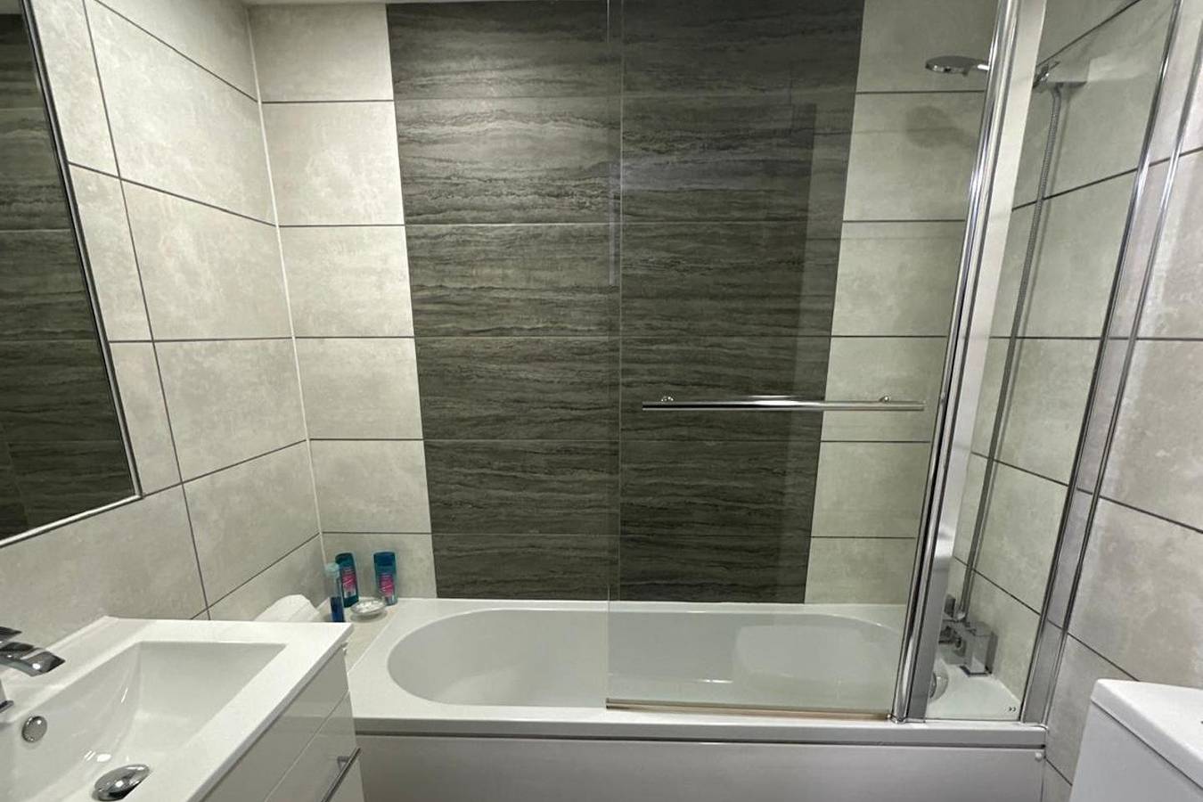 Appartement de vacances entier, 1Br-Sleeps4-Parking-Closetocentre in Birmingham, Région de Birmingham