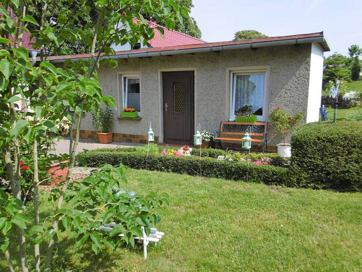 Bungalow für 2 Personen, mit Garten