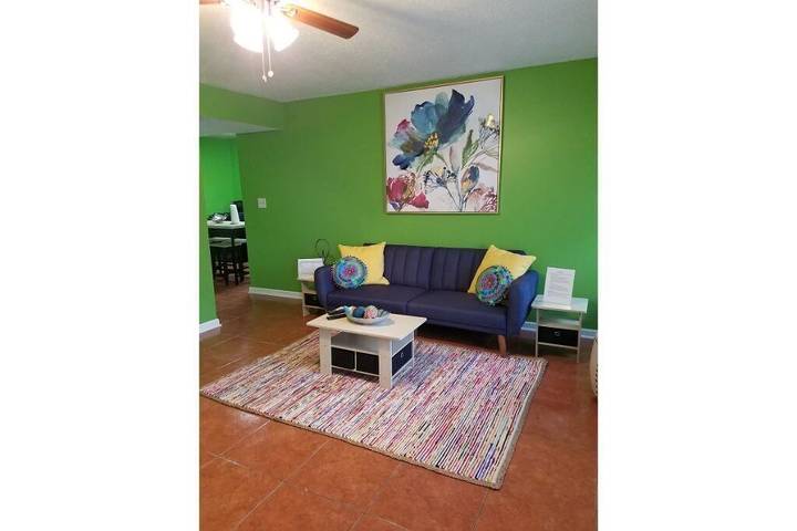 Vacation home for 6 people, with hot tub and yard in New Orleans