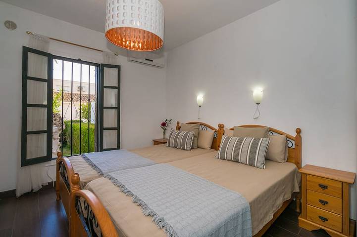 Deux chambres à coucher villa avec piscine privée. in Orihuela, Costa Blanca