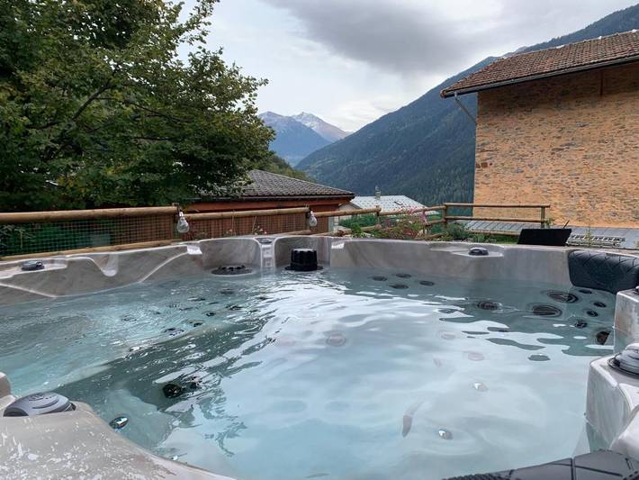 Chambre d’hôte pour 2 personnes, avec jardin ainsi que balcon et jacuzzi en Savoie - 3