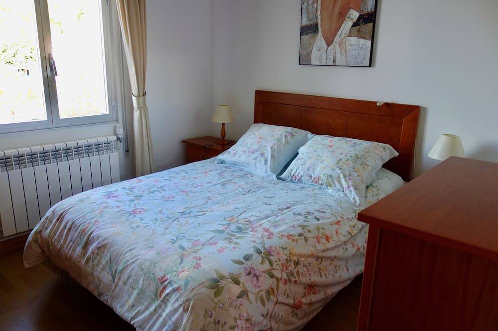Comfortable, sunny home just a hop, skip and jump to the beach! in Ortigueira, Galician Coast